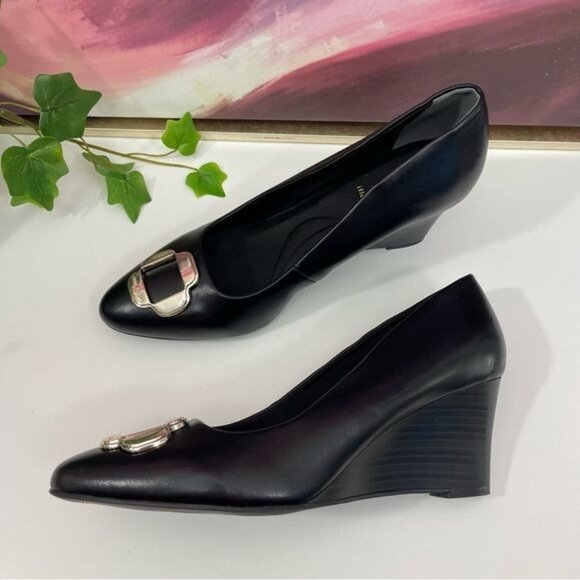 ANN KLEIN Sarina Pointed Toe Wedge Pump In Black Smooth Size 8.5 - Picture 9 of 14